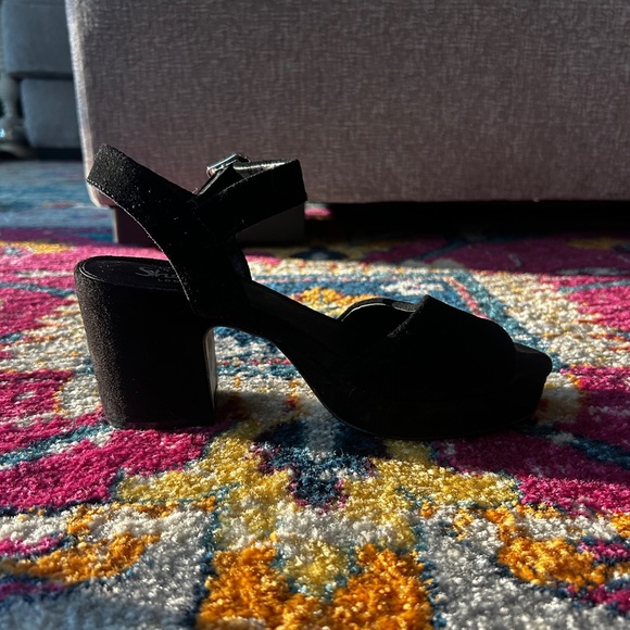 Shellys Wedge Heels - Picture 2 of 2